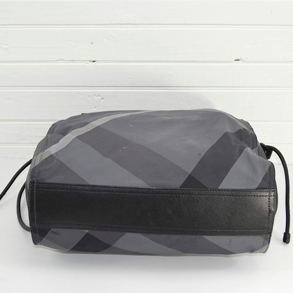 BURBERRY SIGNATURE PRINT TOTE #126-65 - Picture 7 of 8